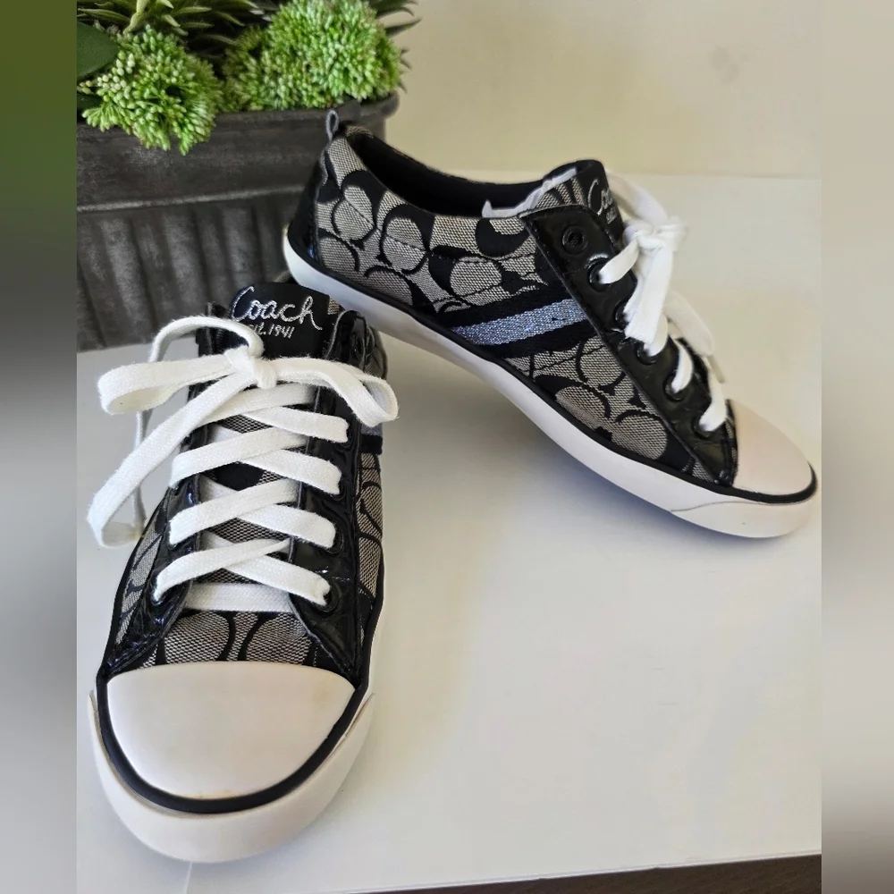 Coach Gibson Sneakers SZ 7B Signature Canvas Black White Lace Up Low Top Y2K - Picture 3 of 13